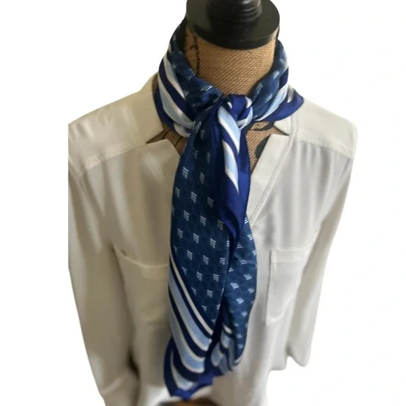 Vineyard Vines 100% Silk Navy & White Scarf - Picture 3 of 16